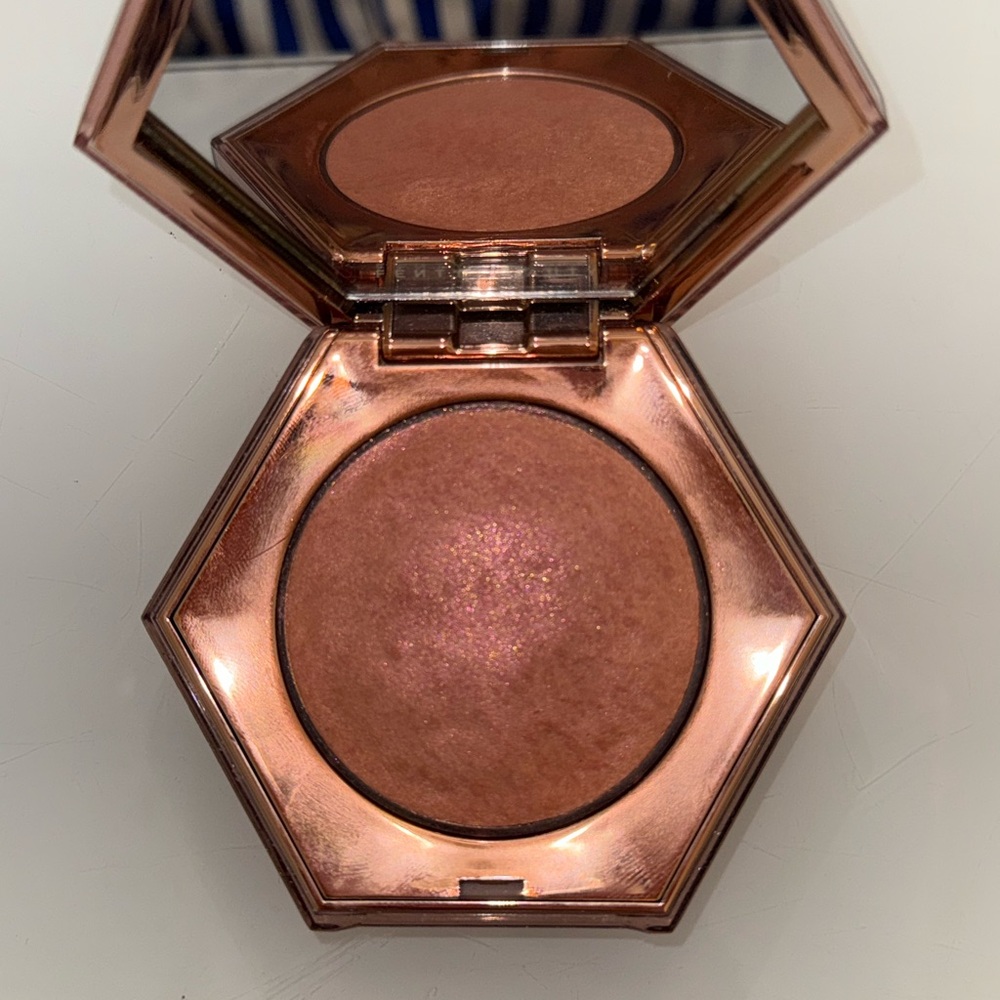 Fenty Rose Rave Highlighter - Picture 2 of 2